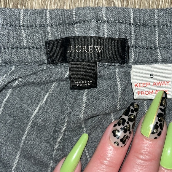 SMALL J. Crew denim/gray color W/white striped pants W/pockets & Drawstring - Picture 3 of 7